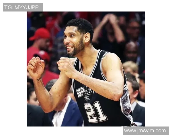 克莱蒙与洛里昂激战正酣比分悬念迭起引发球迷热议