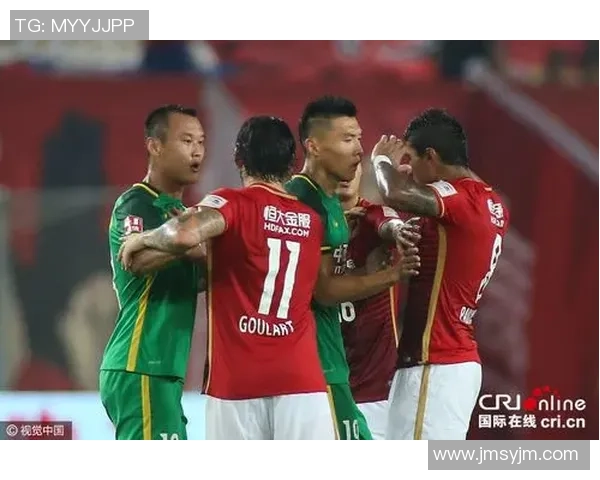 恒大与国安首回合激战回顾球迷热情高涨赛场精彩纷呈 恒大与国安首回合激战回顾球迷热情高涨赛场精彩纷呈